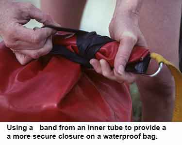 Using of an inner tube band on a waterproof bag